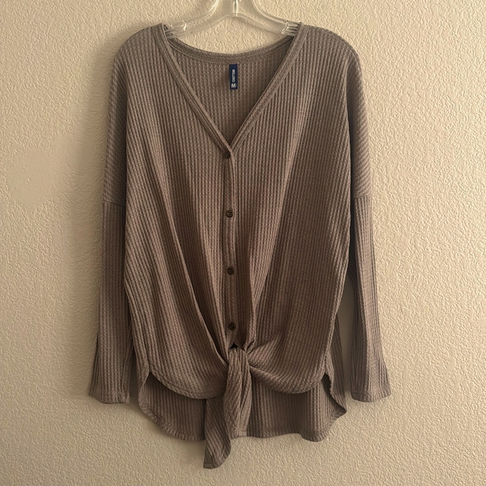 Button Front Thermal Top